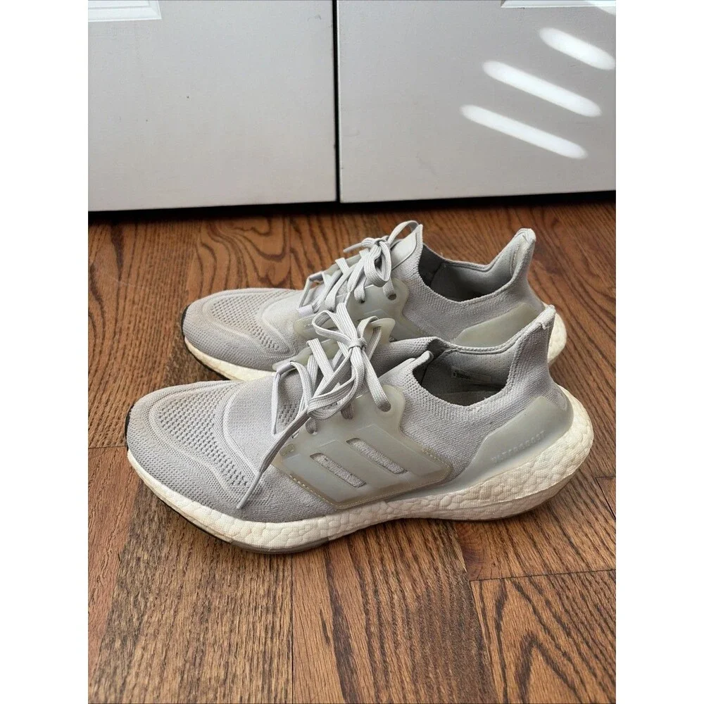 Adidas UltraBoost 22 Gray Running Women's Shoes Sneakers GX5594 Size 8.5